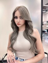 リリー(Lilley)&nbsp;【lilley 稲永麻衣】ブリーチ+ロングヘア+エクステ+韓国ヘア