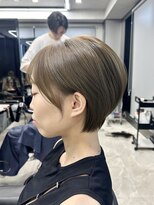 大人かわいい小顔ショートショートヘア30代40代50代白髪ぼかし