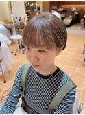 マッシュ刈り上げ女子