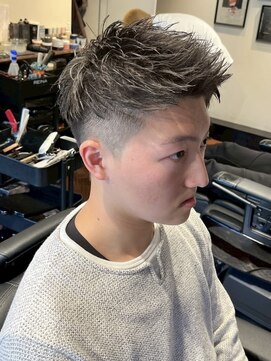 キングスマントーキョー 府中店(KINGSMAN TOKYO) アップバング / ツーブロック / スキンフェード 【府中】