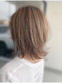 20代30代大人可愛い毛先パーマミルクティアッシュ肩ライン