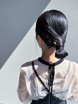 トゥリル(trueal)&nbsp;ヘアセット　タイトシニヨン