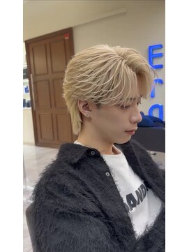 ルースト 京都四条大宮店(ROOST) フェザーショート×ハイトーン