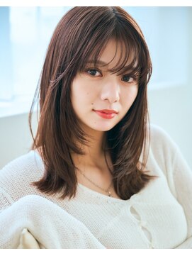 顔周りレイヤー艶髪ストレート