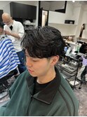 ナチュラルサイドパート×ゆるパーマ