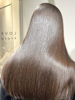 ラベスト キョウト 京都 四条烏丸店(LOVEST KYOTO) 光を纏う、シルキーグレージュロング