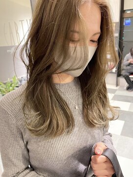 アース コアフュールボーテ 佐久平店(EARTH coiffure beaute) ミルクティーベージュアドミオカラーイルミナカラーくびれ