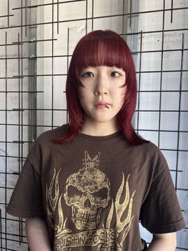 ウム(UMM) チェリーレッド×ウルフカット