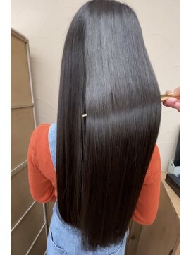 イシン(ISIN) 黒髪/縮毛矯正/髪質改善/ヘルシーロング[保土ヶ谷]