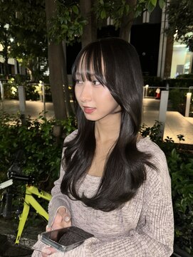 リリアーナ(LILIANA) アッシュカラー 透明感カラー 髪質改善 縮毛矯正 韓国ヘア 池袋