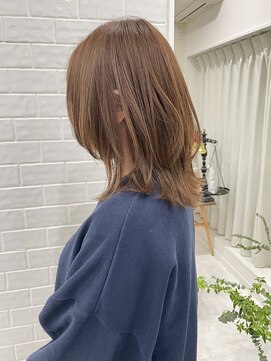 ナジック(749) ブリーチなしベージュカラー×ミディアムレイヤー