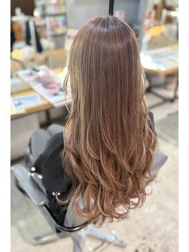 ピンクベージュ／ベージュカラー