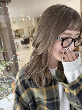 ユーノス(EUNOS.) 《EUNOS.》オリーブベージュ×オン眉ヘア