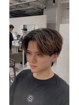 キートス(Kiitos) パーマ風センターパート