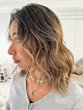 ノラ ウメダ(NORA UMEDA) 海外ヘアグラデーションフェイスフレーミングハイライトカラー