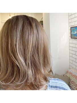 フェルーチェ(hair make Feluce) ハイトーンカラー