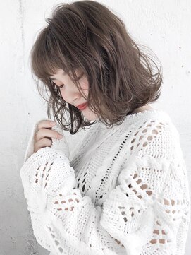 ルティア 池袋(Lutia) 透明感たっぷりベージュカラー