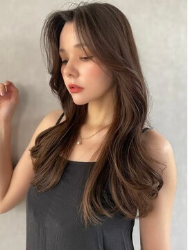 ザシー オモテサンドウ(The C) 20代30代40代ナチュラル大人可愛いレイヤースタイル