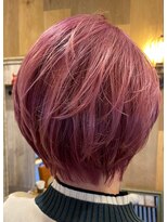 イスト(hair salon ist)&nbsp;ハイトーンカラー　ピンクカラー　ショートボブ　大人ボブ