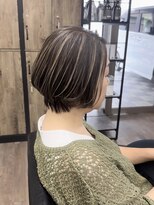 ヴィフ 大船(VIF)&nbsp;ショートヘアショートボブカット白髪ぼかし脱白髪染めハイライト