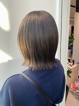ステア ケース(stair case) 外ハネ切りっぱなしボブストレート髪質改善トリートメント