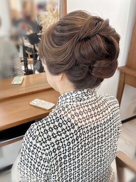ヘアセット&メイク専門店 カスミ(Kasumi) 綺麗めアップ