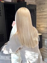 ヲタク(wotaku.)&nbsp;ホワイトブロンド抜きっぱなしブリーチハイトーンロング髪質改善