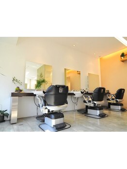 【楽しく過ごせる空間が魅力♪】経験豊富なスタイリストがあなたの髪のお悩みに合わせてご提案します。