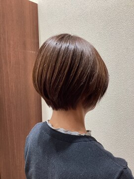 アクセ 丸みショート小顔カット似合わせカット透け感ウォームブラウン