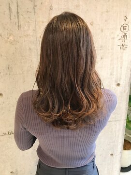 ル リヤン(Le lien) ゆるふわ巻き髪スタイル・大人可愛い