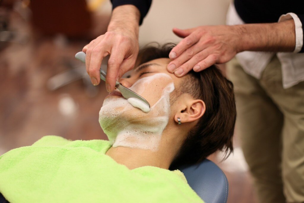 【メンズ限定】カット＋シェーブ（眉毛カット込み）　\5,390→￥4,840