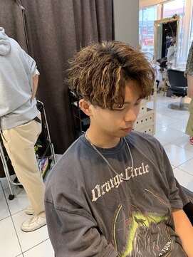 アイズ 海老名(AIZU) ツイストスパイラルパーマ　波巻きパーマ　スパイラルパーマ