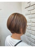 ショートボブ、ブリーチなしカラー