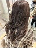 オリーブグレージュ