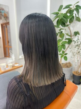 シーバイトリコ 市川(SEA by tricot) グレージュ/シャドウルーツ グラデーションカラー