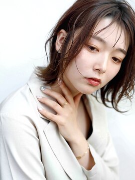【emiy 目白】