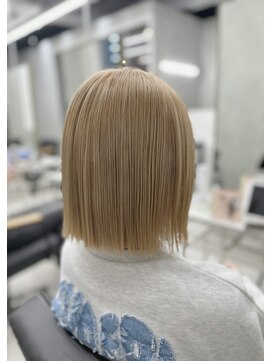 ジーナ 新宿(Zina) 【佐々木担当】切りっぱなしボブ/ミルキーブロンド