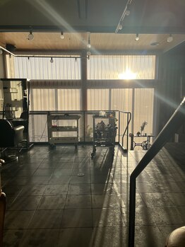 ロビー(LOBBY)の写真/フラットな自分でいられるサロン