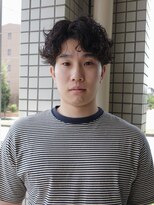 ラロ(raro)&nbsp;センターパートシャドウパーマくるくる