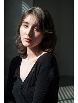 ワン 横浜(ONE005) セクシーミディ