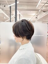 モルニ(MORNI)&nbsp;ショートヘア_マロンベージュ Aラインボブ かきあげ