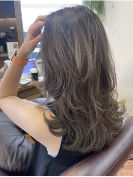 レイラバイアフロート 吉祥寺(Lila by afloat) ふんわりレイヤーカットこなれミディ【Lila by afloat小笠原】