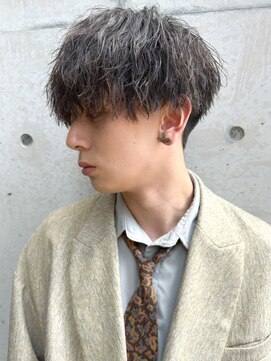 ロンドガルマン 名古屋(Lond GULLMAN) 【Lond GULLMAN江村】縦落ちのツイスパ×前下がりマッシュ