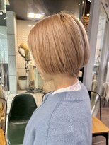ヘアーアンドメイク ビス(HAIR&MAKE bis) ハイトーン×ショートボブ☆ももこ