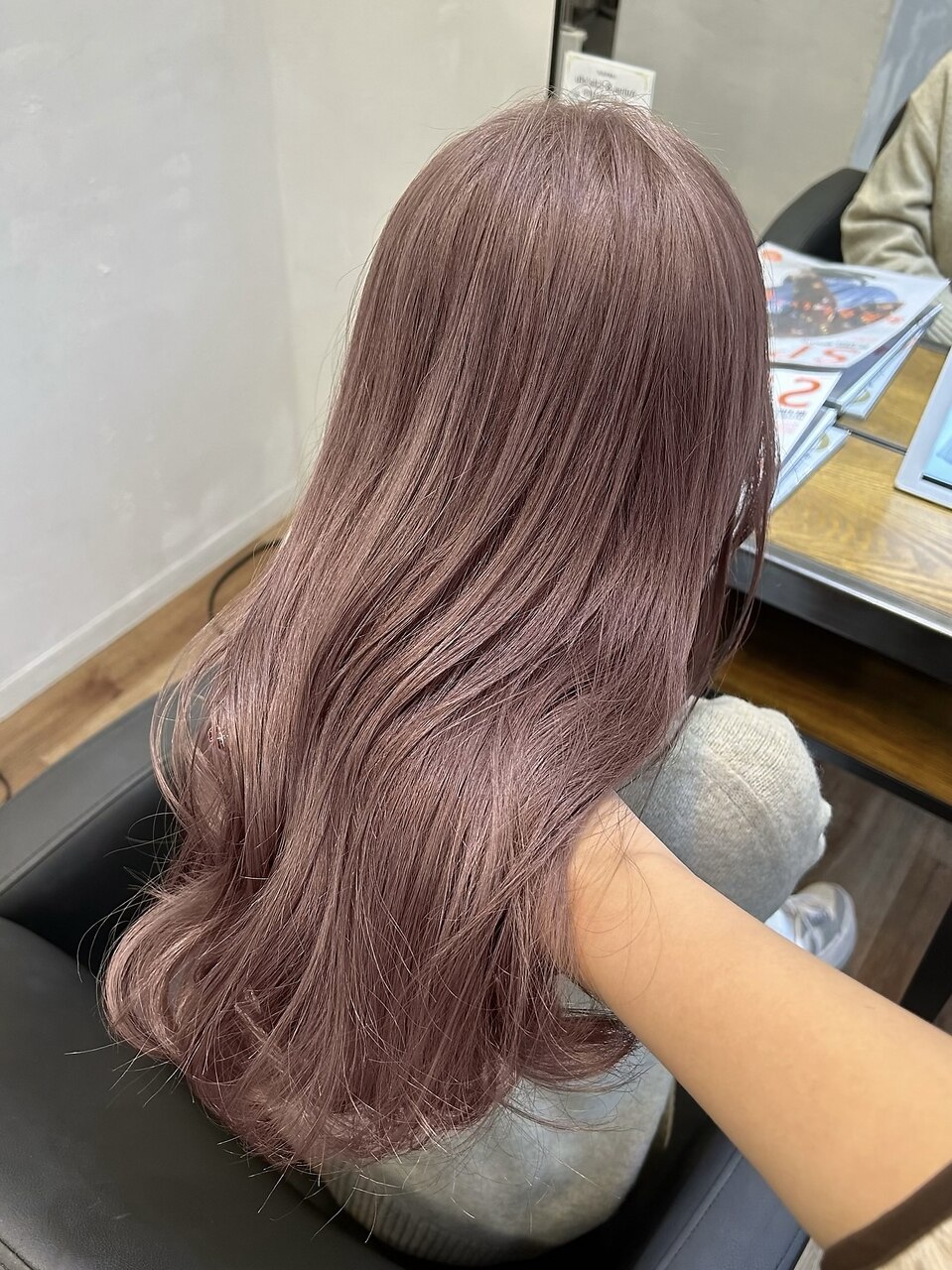 2025年秋】ピンクベージュの髪型・ヘアアレンジ｜人気順