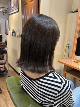 オーストヘアジジ(Aust hair Gigi) 切りっぱなしボブ　オリーブグレージュ