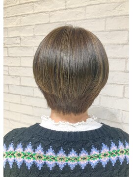 ミドル(MIDDLE) ショートカット　ハイライト