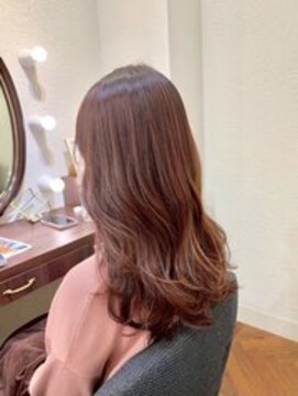 エルサフィロ ヨドヤバシ(el zafiro yodoyabashi) くびレイヤー前髪ピンク小顔薄めバングカット20代30代40代50代