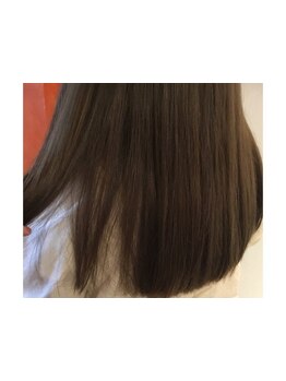 一人ひとりの髪のダメージレベルに合わせて薬剤を選定し、あなたにあったトリートメントを提案します。