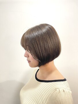 ヘアーアンドメイクアップモパ ミニボブ／マロンベージュ